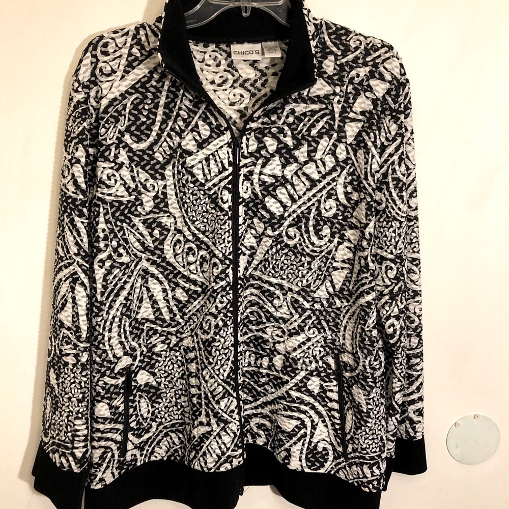 Chico’s black and white zip jacket Chico size 3